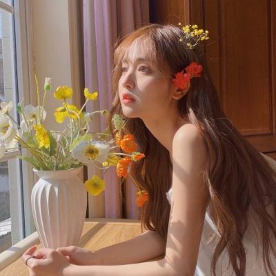 <p>不知道你混什么圈，反正我的是混黑眼圈。</p> - 卡通头像 - 12