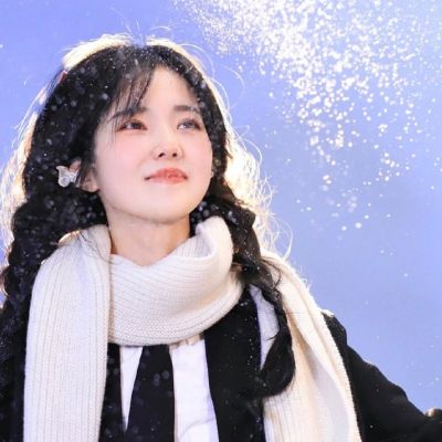 <p>越是困难，越要抬起头，地上可找不到任何希望！</p> - 卡通头像 - 12