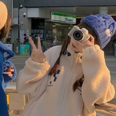 <p>少年的肩应该担起草长莺飞和明月清风.</p> - 卡通头像 - 12