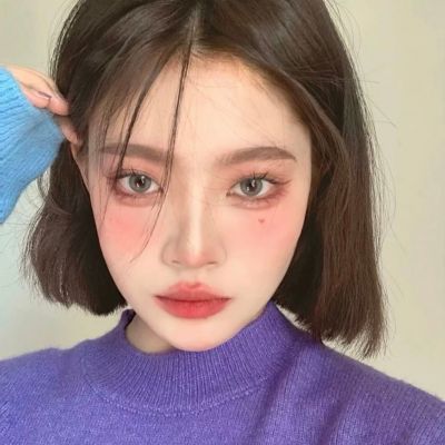 <p>你认真起来的那一瞬间，真有点像路边贴膜的</p> - 卡通头像 - 12