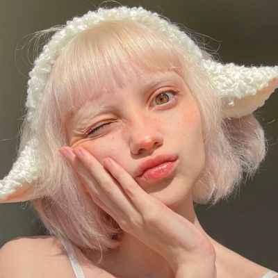 <p>绕口令：红鸡公尾巴灰，灰鸡公尾巴红。</p> - 卡通头像 - 12