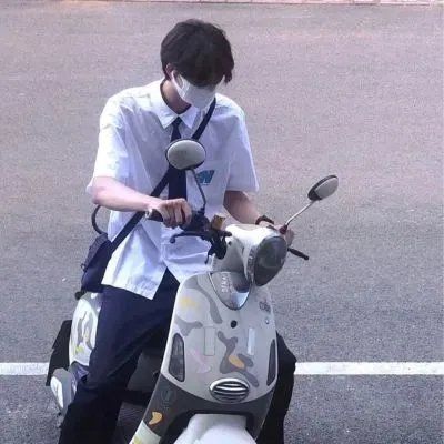 <p>学什么能让女生眼前一亮？学电焊，不仅眼前一亮还可以亮瞎。</p>