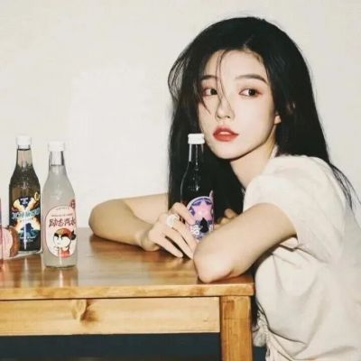 <p>不请自来而又不告而别的事物，然而即使彼此之交汇过一次，即使微弱得不会被人注意，那也是能够支撑心灵的，重要的邂逅。</p>