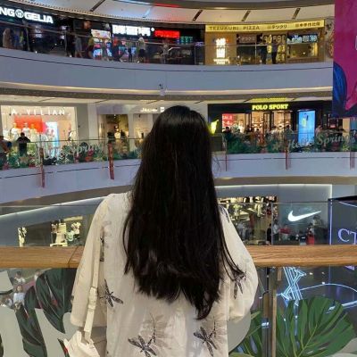 

真正要分开的两个人，连“分手”二字都是多余的，因为殊途同归。——螚安Vivienne