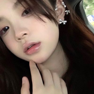 <p>牛逼的人让别人来关注，傻逼的人总在关注别人。</p> - 卡通头像 - 12