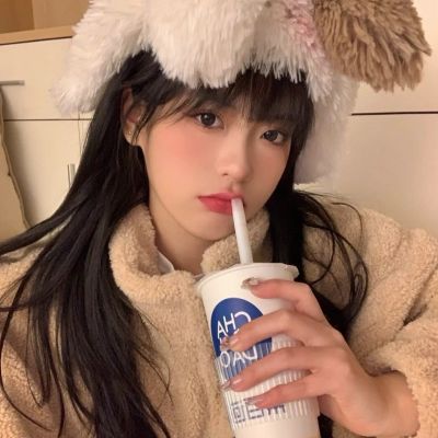 

<p>就算因为恐惧而害怕得浑身颤抖，却依然向前迈出一步——这便是勇气。</p> - 卡通头像 - 11