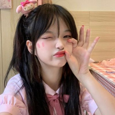 <p>你主动点我们不仅会有故事还会有孩子</p> - 卡通头像 - 12