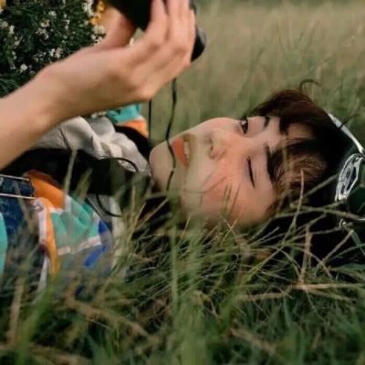 <p>那些努力微笑的人，也曾在深夜里痛哭.</p> - 卡通头像 - 12