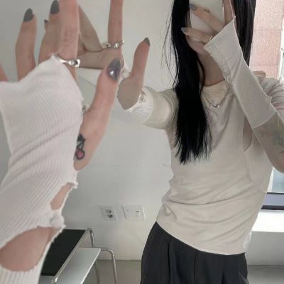 可怜人意，薄于云水，佳会更难重。