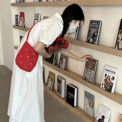 <p>用善意的心情去理解别人的话，会让世界单纯美好容易。世界如此之大，我却能幸运地遇见一些人。</p>