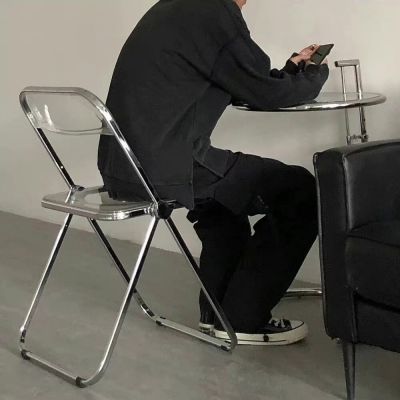 <p>不就是打输了，别这么垂头丧气。我们是妖精的尾巴，永不停歇的公会。只要活着就要勇往直前的奔跑去。</p>