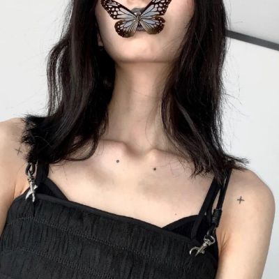 <p>岁月不请自来，青春不告而别。</p> - 卡通头像 - 12