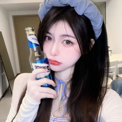 <p>在家宅着，圆了我当皇帝的梦，朕乃“闲疯帝”。</p>