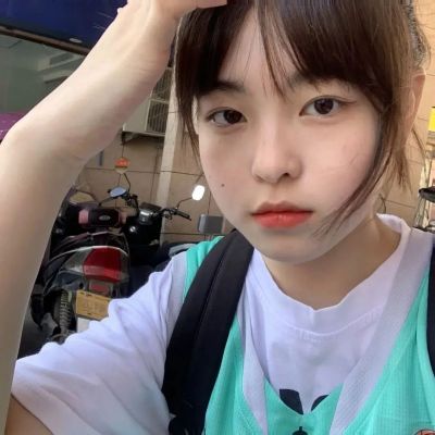 

<p>小时候骗家里说没钱，长大后骗家里说有钱。</p> - 卡通头像 - 12