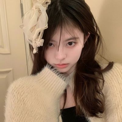 

我必须承认生命中大部分时光是属于孤独的，努力成长是在孤独里可以进行的最好的游戏。