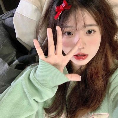 <p>无论什么人都应该飞向天空，不管什么人，都有一对看不见的翅膀</p> - 卡通头像 - 12