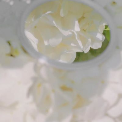 <p>啪啪啪时突然在我耳边说，现在是离你最近的时候，但我还是好想你</p>