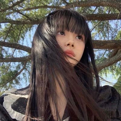 <p>活了这么多年发现，唯一坚持下去的，就是每天给手机充电。</p> - 卡通头像 - 11