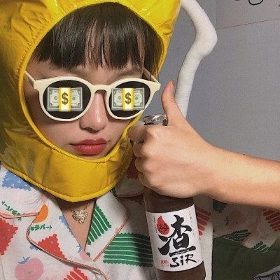 <p>在所有玫瑰里，我只偏爱你这一朵.</p>