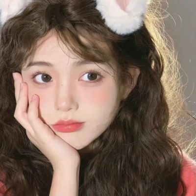 <p>愚痴的人，一直想要别人了解他。有智慧的人，却努力地了解自己</p> - 卡通头像 - 12