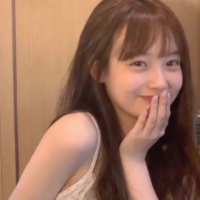 
<p>幸福是，牵你的手，从此两双眼睛，看一个未来。</p> - 卡通头像 - 12