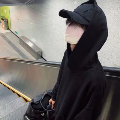 

他随便发的朋友圈，你却当成阅读理解做半天。