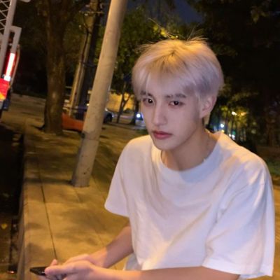 

<p>生活有两大误区，一是活给别人看，二是看别人活。</p>