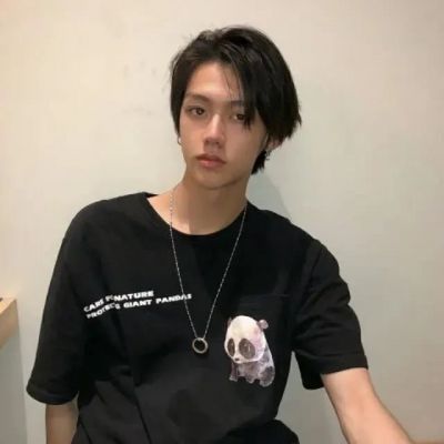 <p>曾经以为三十岁很远，不料现在，十八岁已是很久以前。</p>