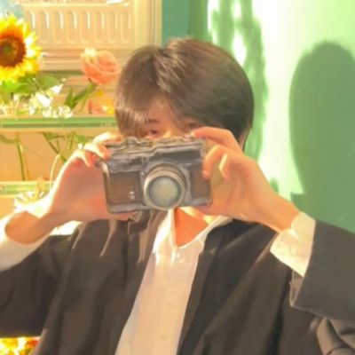 <p>信仰如锁，凡人在这头，神明在另一头。——黎明之剑</p>