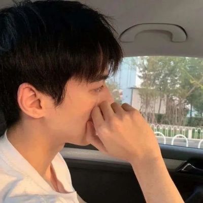 <p>学习使我快乐，快乐是短暂的，不要去追求短暂的快乐。</p>