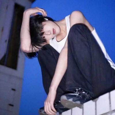 

<p>为何我会再次执笔呢？那是因为在那天，在木莲树下，与她邂逅了...</p>