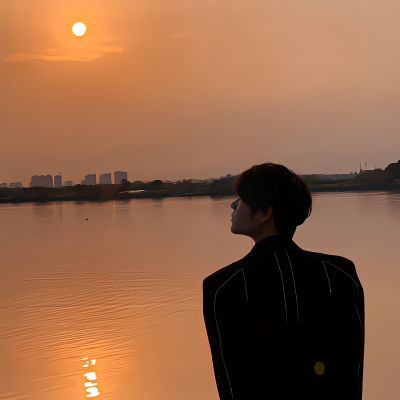 <p>把逞强转换成认真，把无敌转换成美丽，把精神转换成勇气。</p>