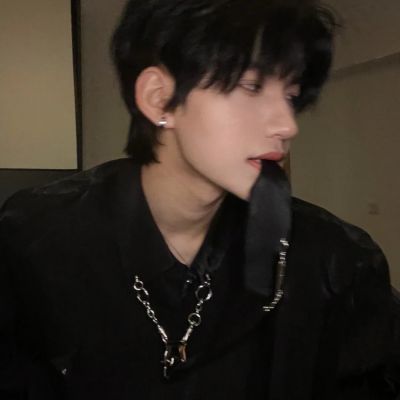 <p>我讨厌物质的女生，但如果是你，我讨厌没钱的自己。</p>