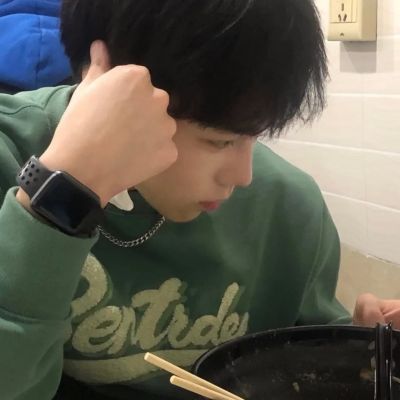 

<p>嫦娥的萝卜有点腥</p>