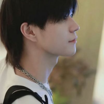 

<p>忍受不了自己变得毫无用处的人是我。</p>