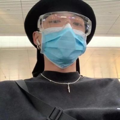 <p>我愿意做你的最佳听众，看着你装逼从始至终。</p>