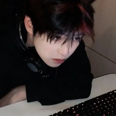 <p>生活的理想，就是为了理想的生活</p>