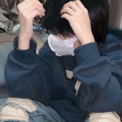 <p>离去，让事情变得简单，人们变得善良，像个孩子一样，我们重新开始。</p>
