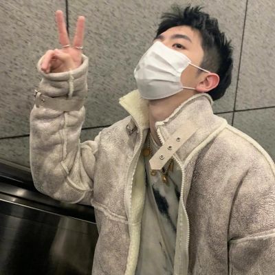 <p>决定人生的瞬间，不能对自己说谎。</p>