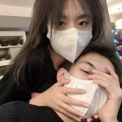 <p>既然如今要在家上学，那以后，只能在学校睡觉了。</p>