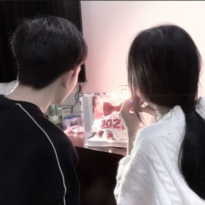 <p>做坏事早晚都会被发现所以要中午做</p>