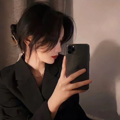 <p>不知身处何地, 向着梦想的地方前进. 到达梦想的地方, 却又不知身处何地.</p>