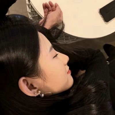 <p>假如我们拥有的东西只能给我们造成烦恼，那么我们拥有它的意义就值得怀疑。</p>