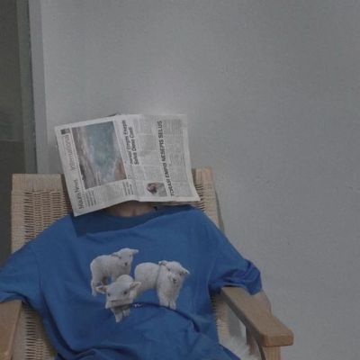 <p>没钱才上班还是上班才没钱，我不明白哪个环节出了问题，难道有中间商赚差价？</p>