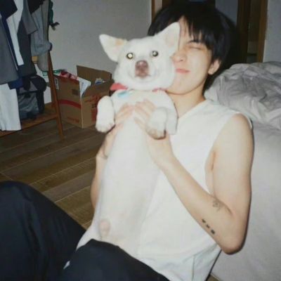 <p>只要一天活著,难过的事总有一天会让你笑著说出来。</p>