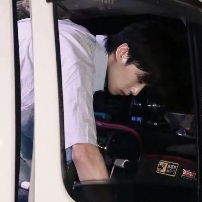 

要改变别人的心真是件很难办的事，不过改变自己要容易一点。