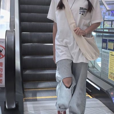 

<p>虽然许多话涌上心头，但是无论哪句都显得过于做作。</p>