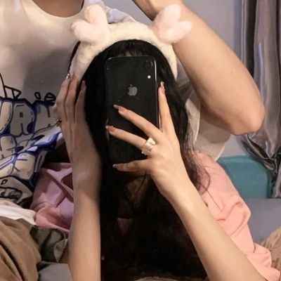 <p>少年不知愁苦，中年日夜劳苦，老年落寞孤苦。</p>