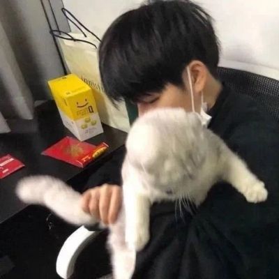 

要么忙着生存要么赶着去死，人总要做点什么——肖申克的救赎