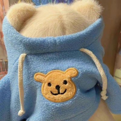 <p>有一种安全感叫，背心扎进秋裤里，秋裤扎进袜子里。</p>